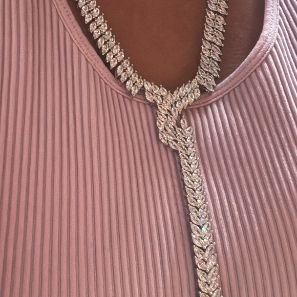 Exquisite Silver Necklace - Picture 10 of 17